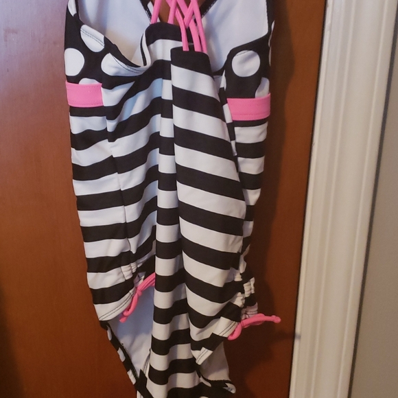 - Swimsuit - Picture 2 of 2